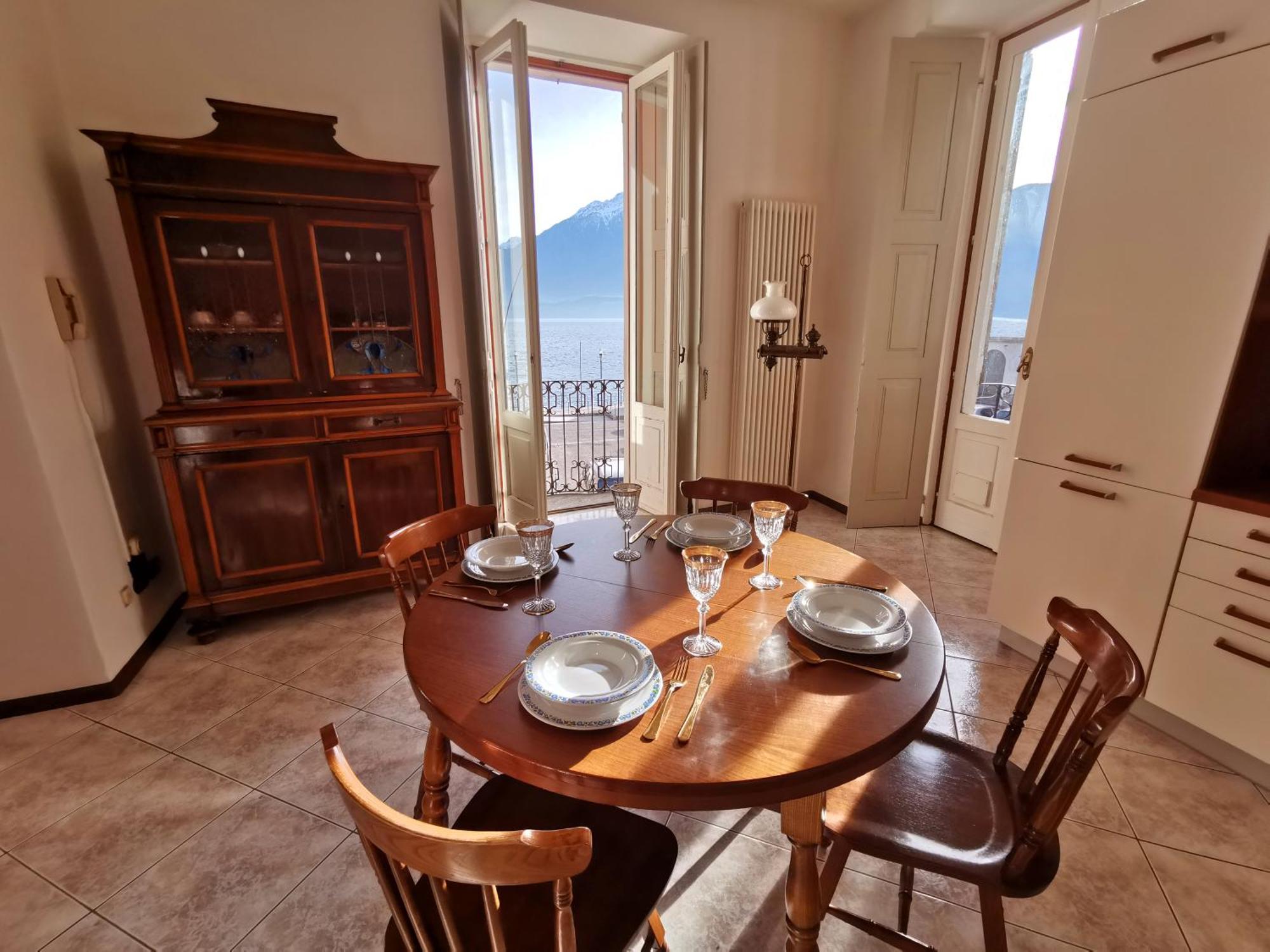 Appartement Elegant Historic Large House On Lake Como à Gravedona Chambre photo