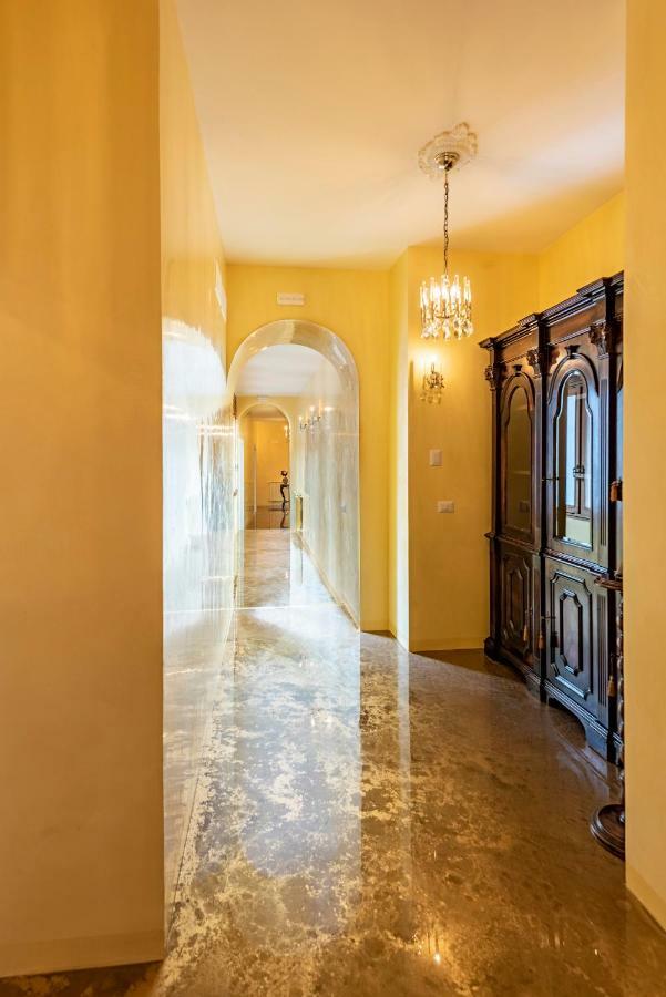 Appartement Elegant Historic Large House On Lake Como à Gravedona Extérieur photo