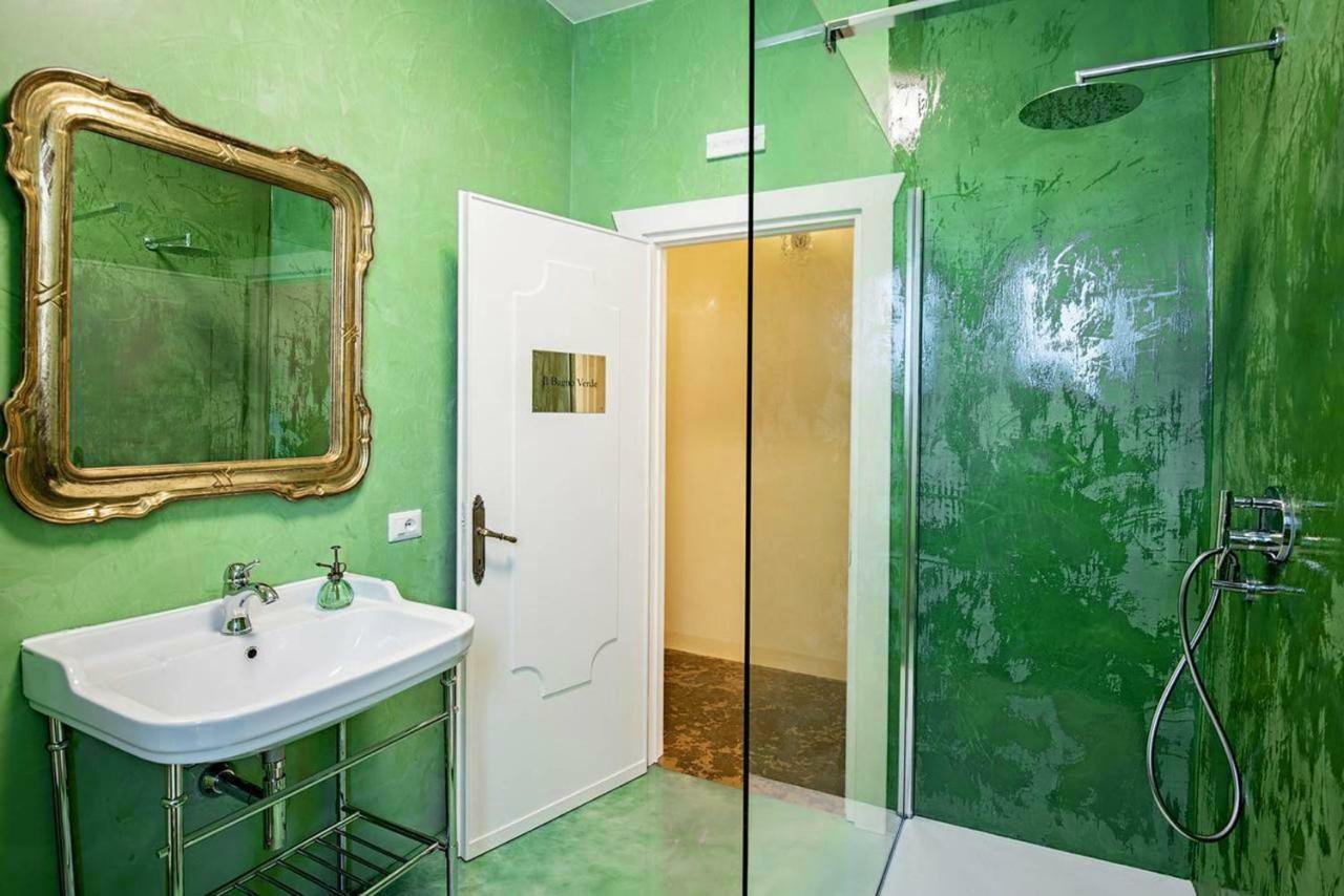 Appartement Elegant Historic Large House On Lake Como à Gravedona Extérieur photo