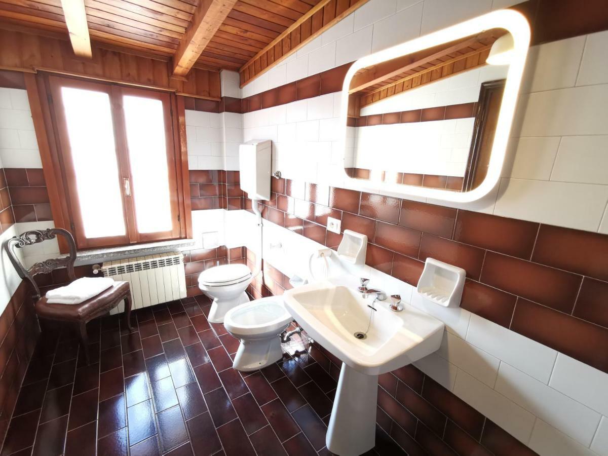 Appartement Elegant Historic Large House On Lake Como à Gravedona Extérieur photo